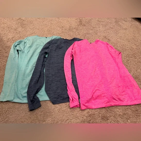 3 Women’s Large Nike Dri-FIT Shirts - Picture 2 of 3